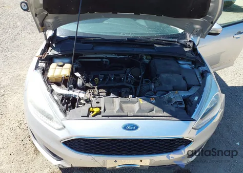 2016 Ford Focus Se z USA, uszkodzony, nr VIN 1FADP3F28GL312346